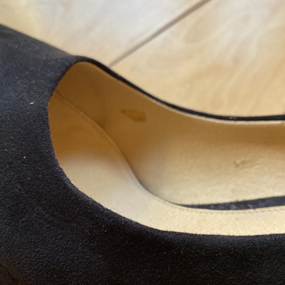 H&M black suede heels. Size 7 - Picture 5 of 8